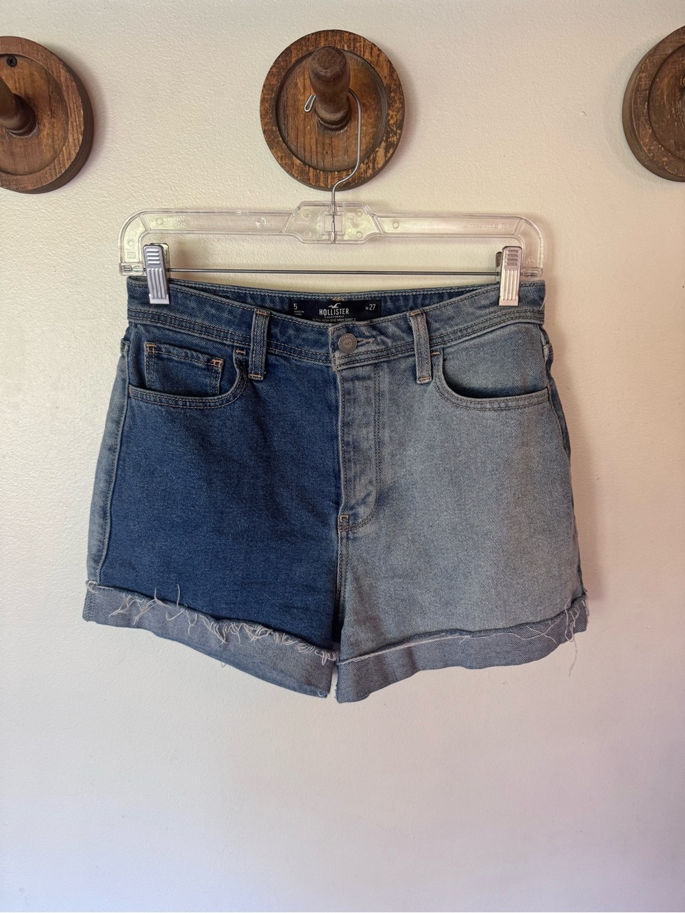 Hollister ultra high rise mom Two-Tone Denim Jean Shorts size 5/ waist 27